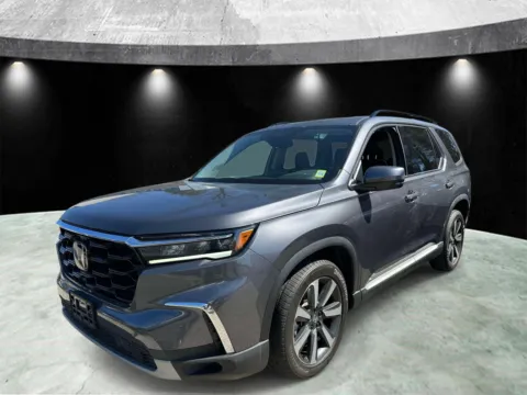 More photos of 2023 Honda Pilot Touring at Yonkers Automall, NY