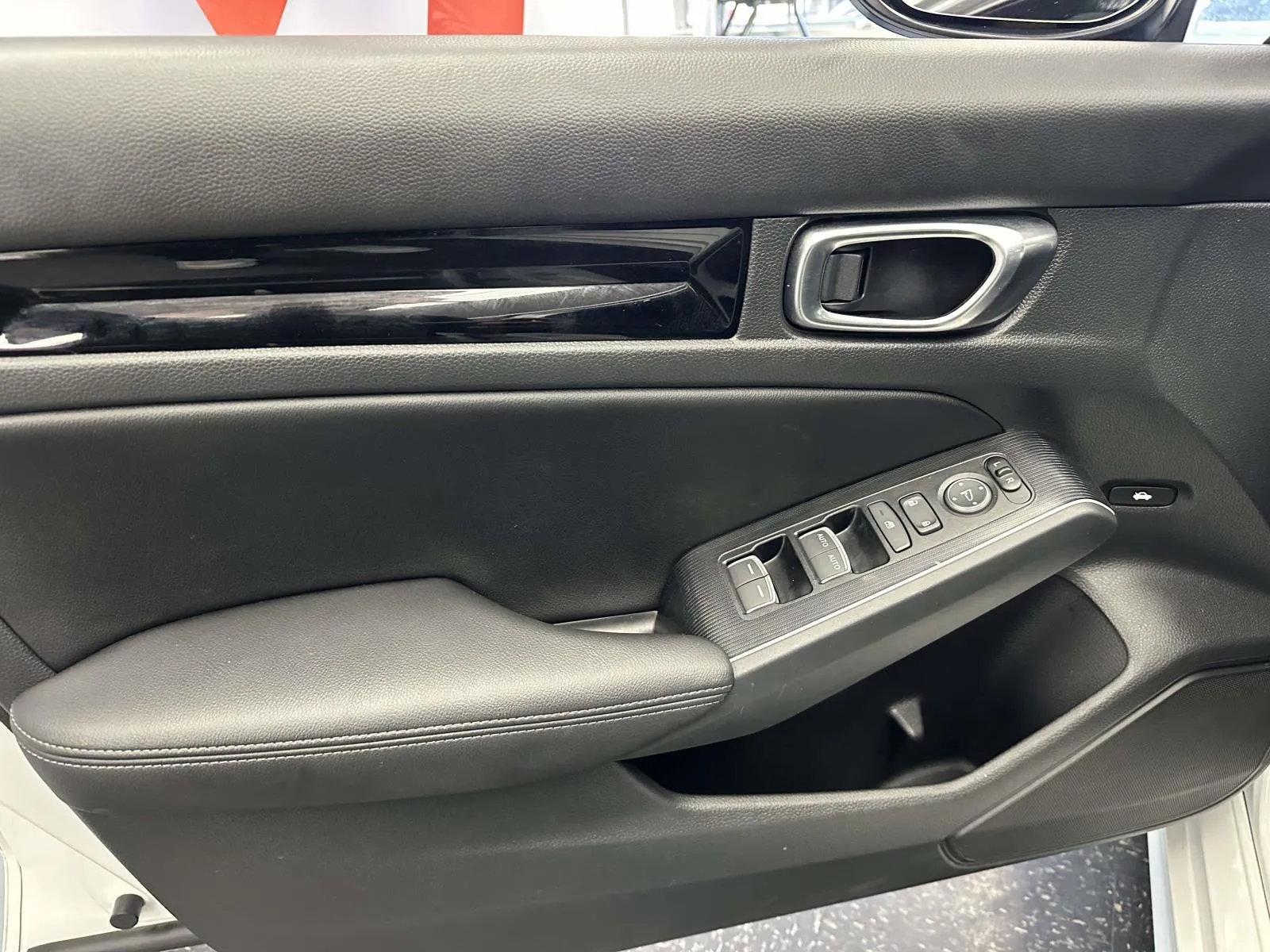 2025 Honda Civic Sport Touring - Photo 16