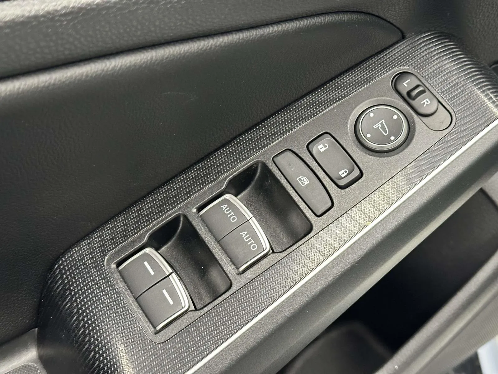 2025 Honda Civic Sport Touring - Photo 17