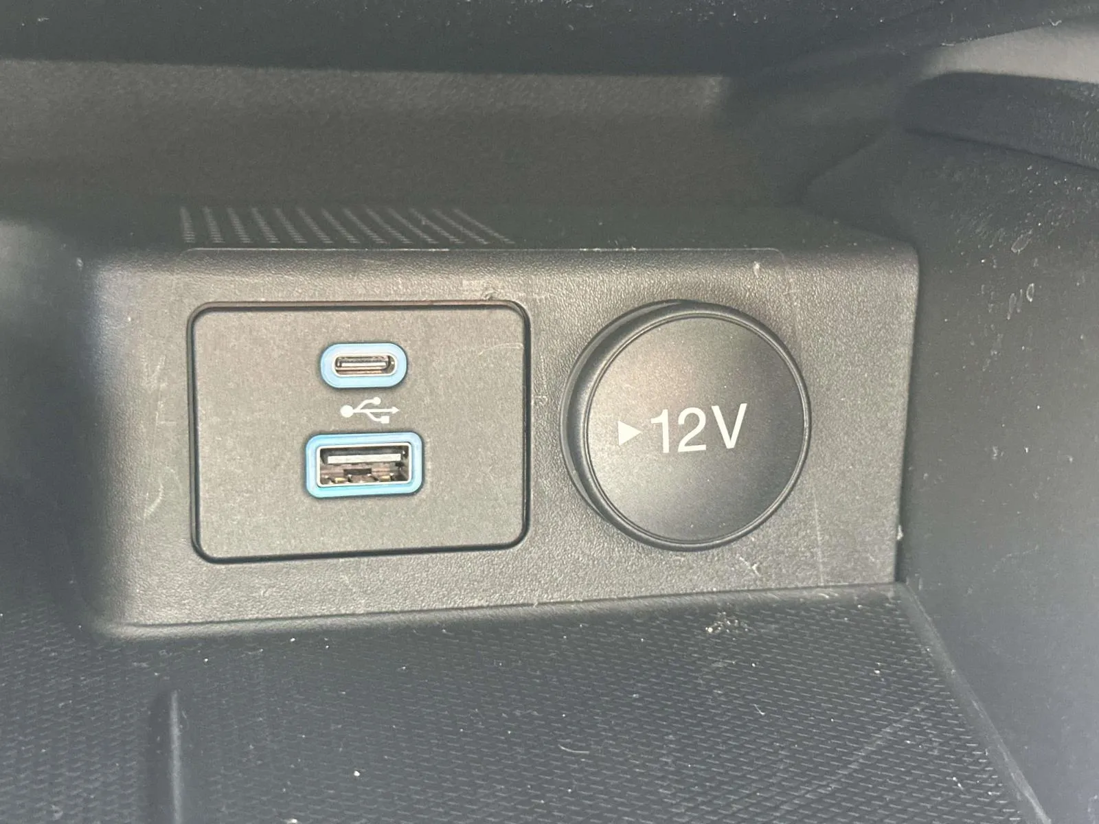 2023 Ford Escape ST-Line - Photo 23