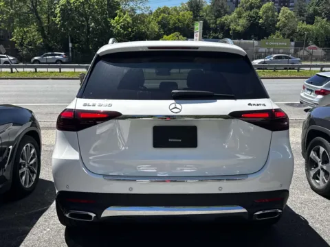 More photos of 2025 Mercedes-Benz GLE 350 4MATIC SUV at Yonkers Automall, NY