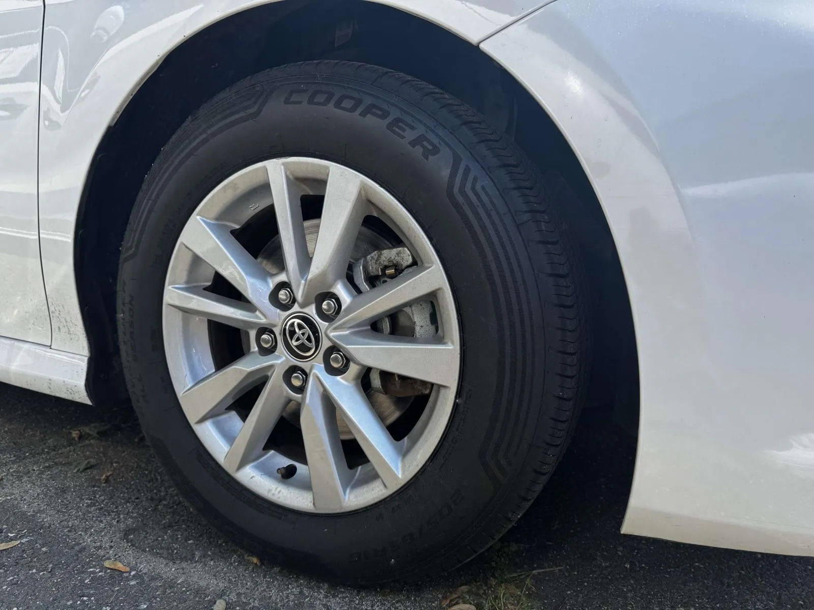 2025 Toyota Camry LE - Photo 8