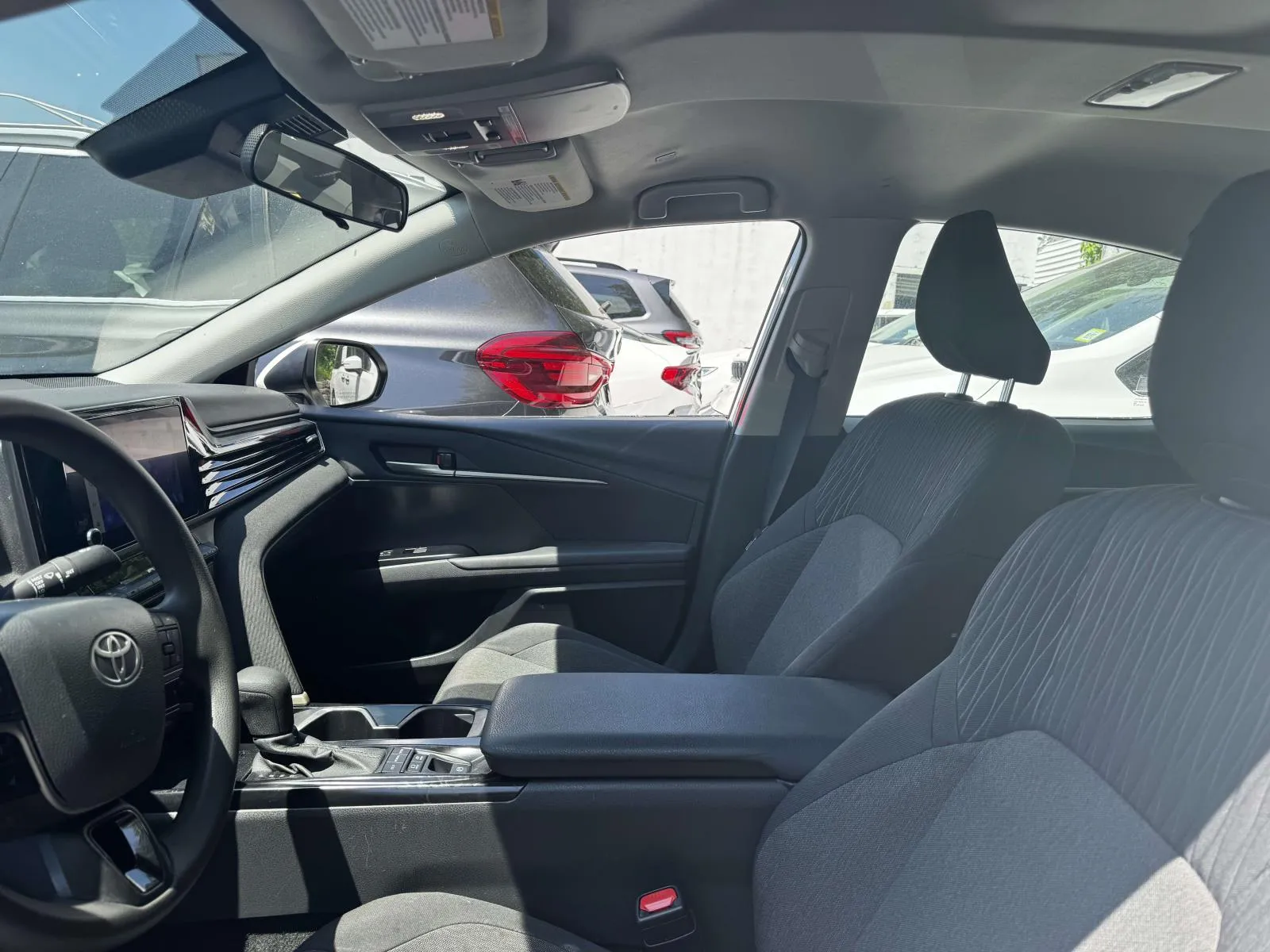 2025 Toyota Camry LE - Photo 15