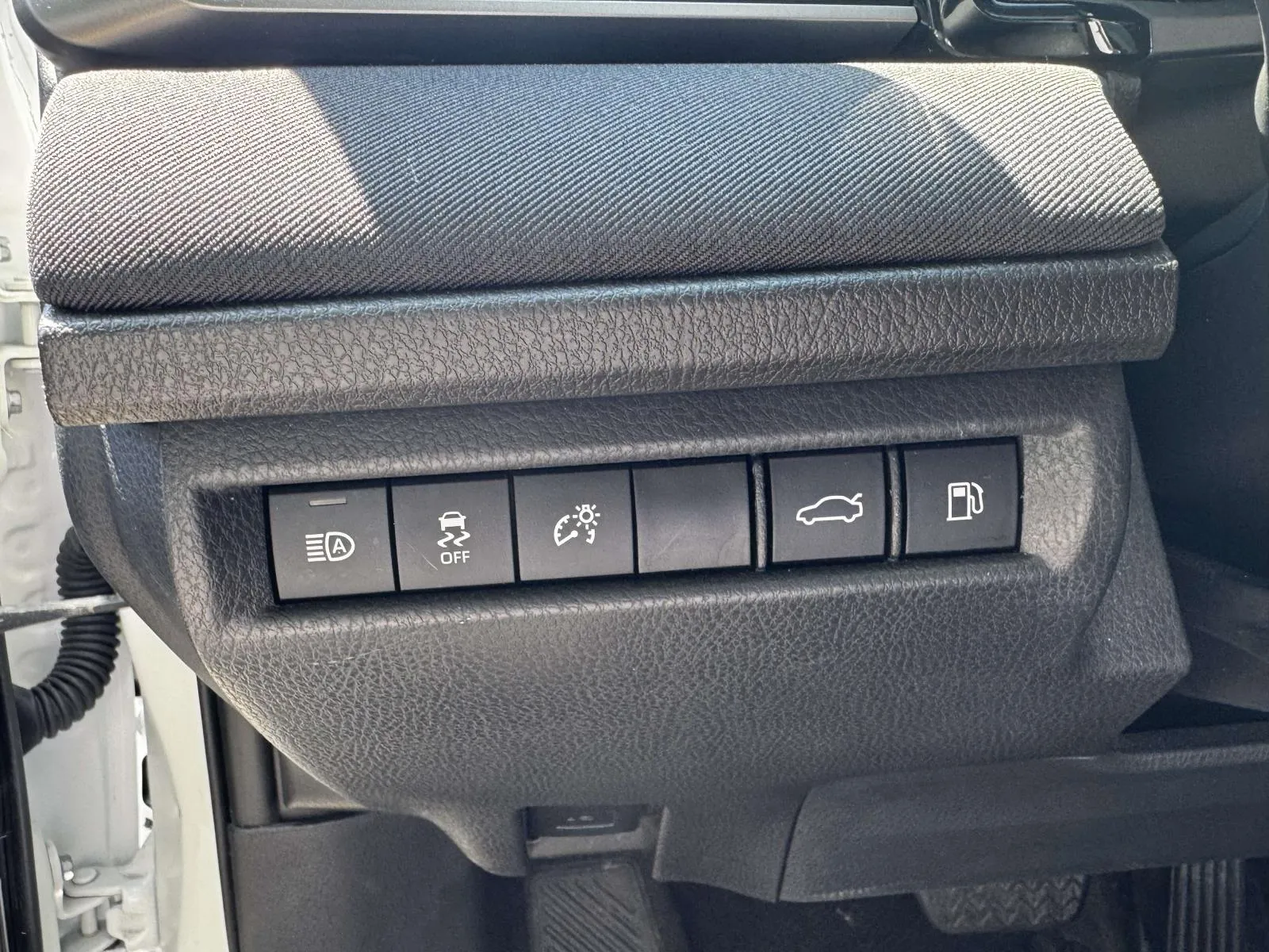 2025 Toyota Camry LE - Photo 16