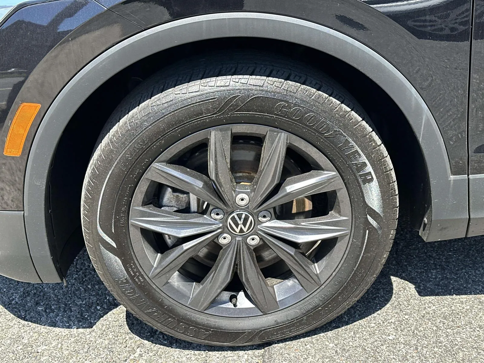 2023 Volkswagen Tiguan SE - Photo 9