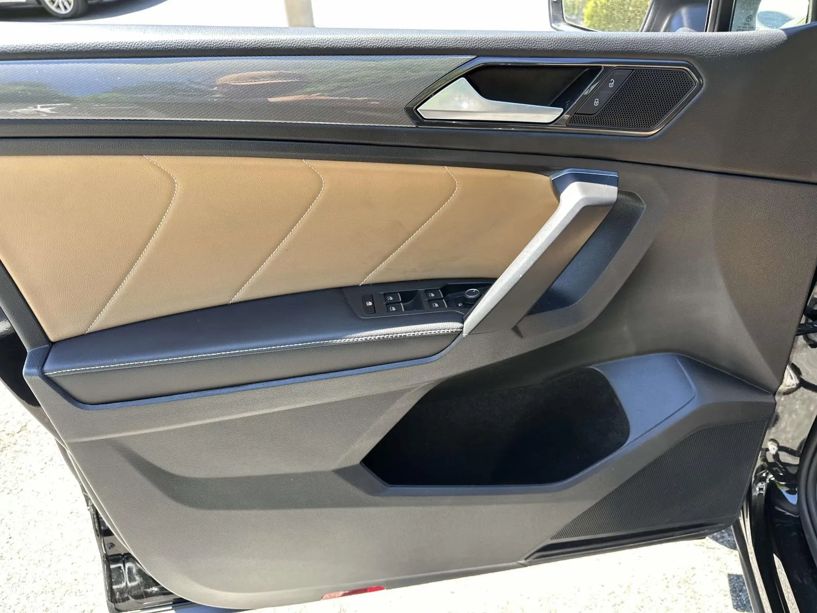 2023 Volkswagen Tiguan SE - Photo 16
