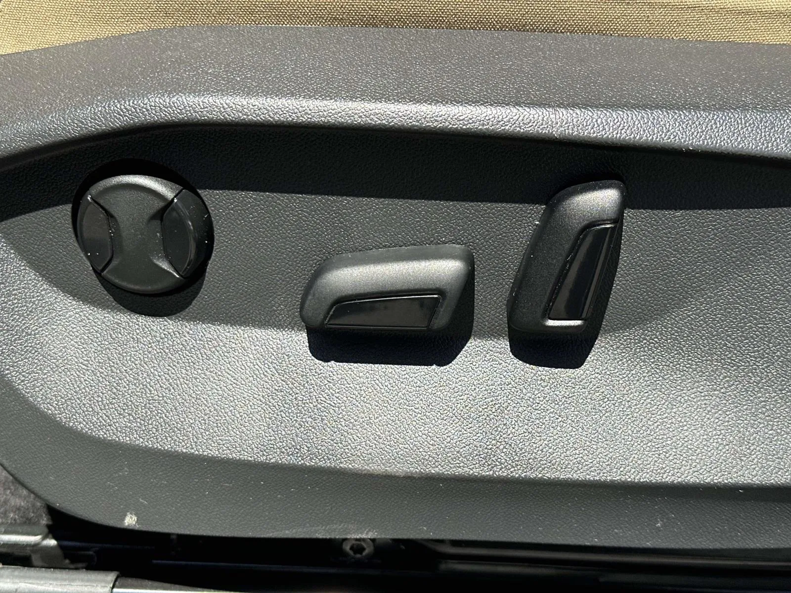 2023 Volkswagen Tiguan SE - Photo 18