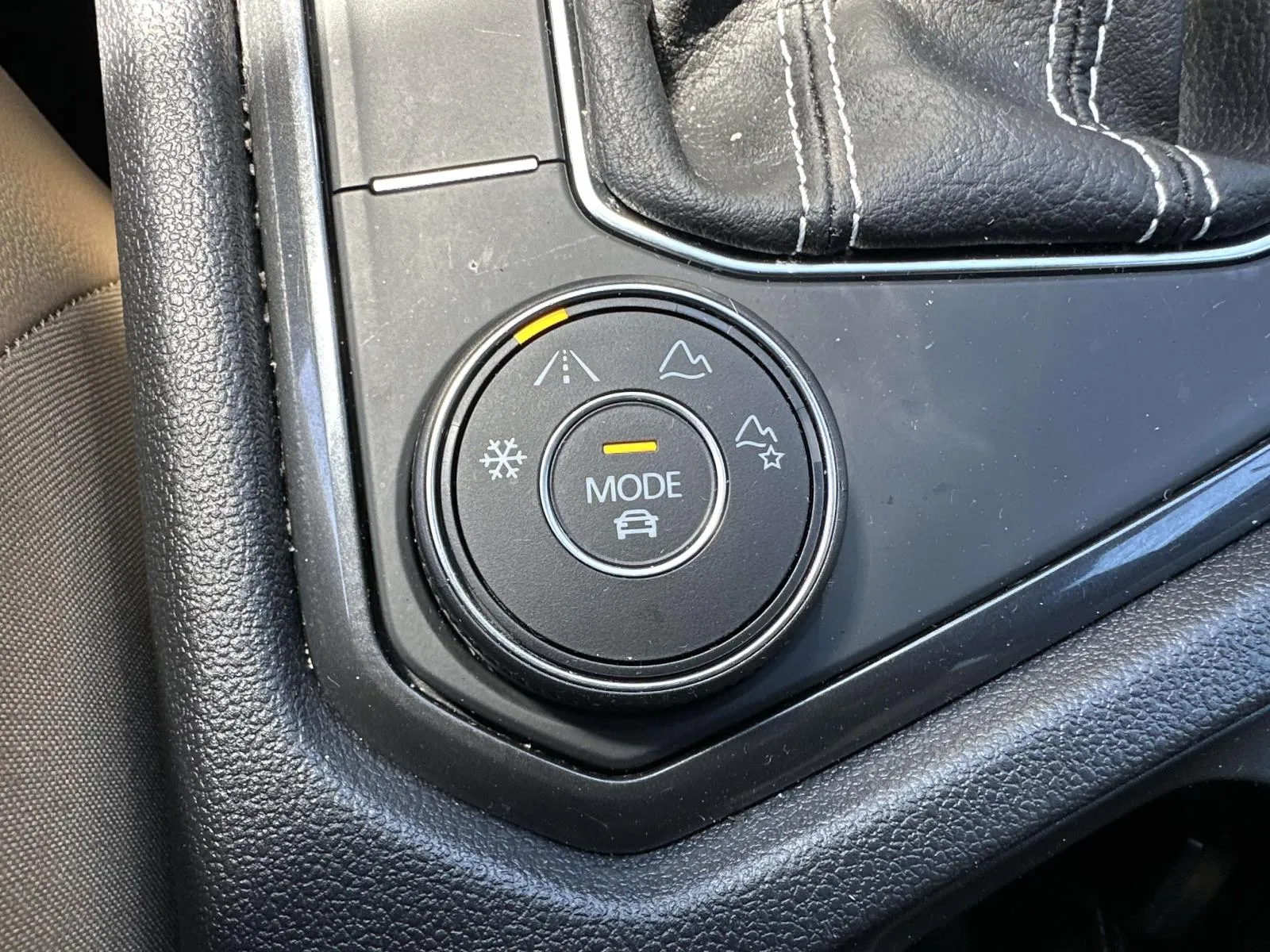2023 Volkswagen Tiguan SE - Photo 26