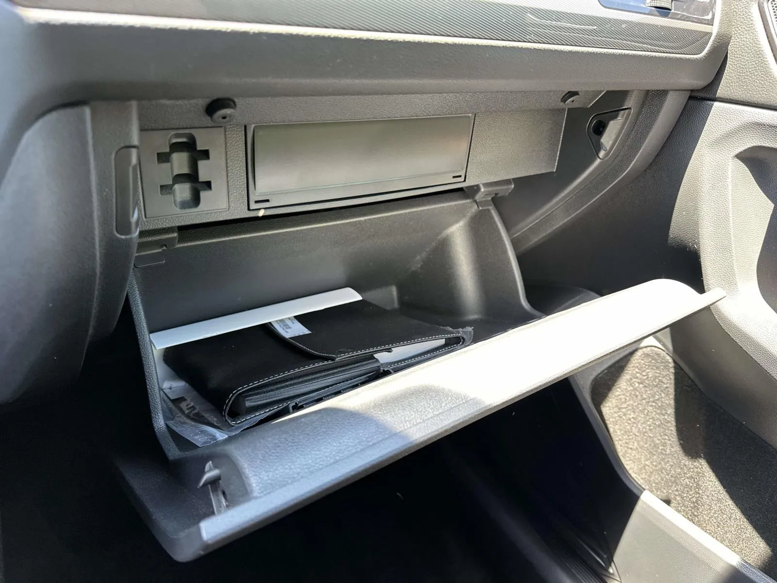 2023 Volkswagen Tiguan SE - Photo 27