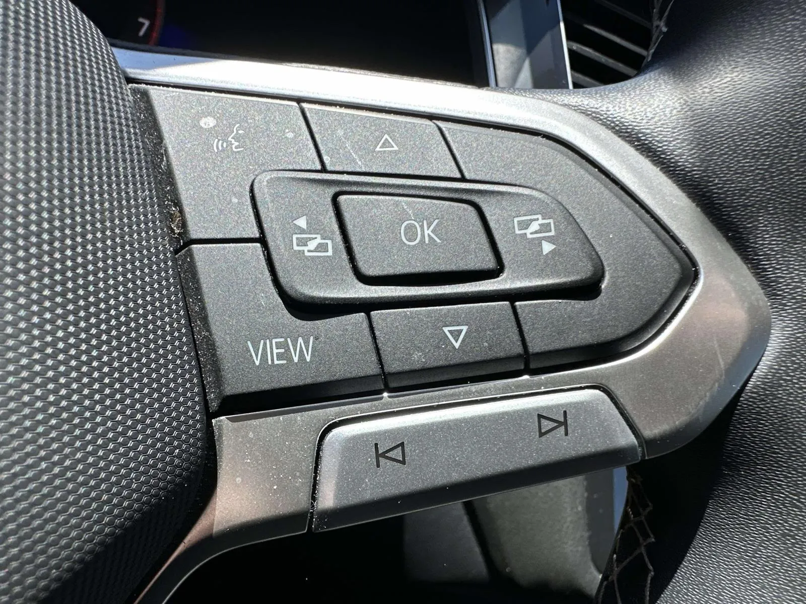 2023 Volkswagen Tiguan SE - Photo 28