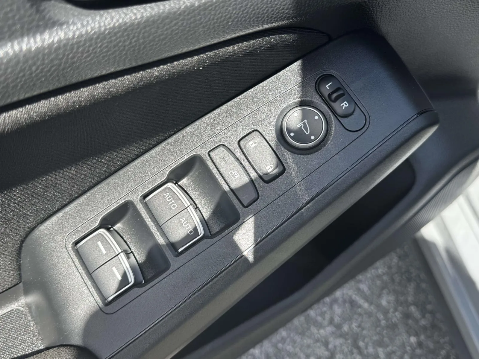 2025 Honda Civic Hatchback Sport - Photo 14