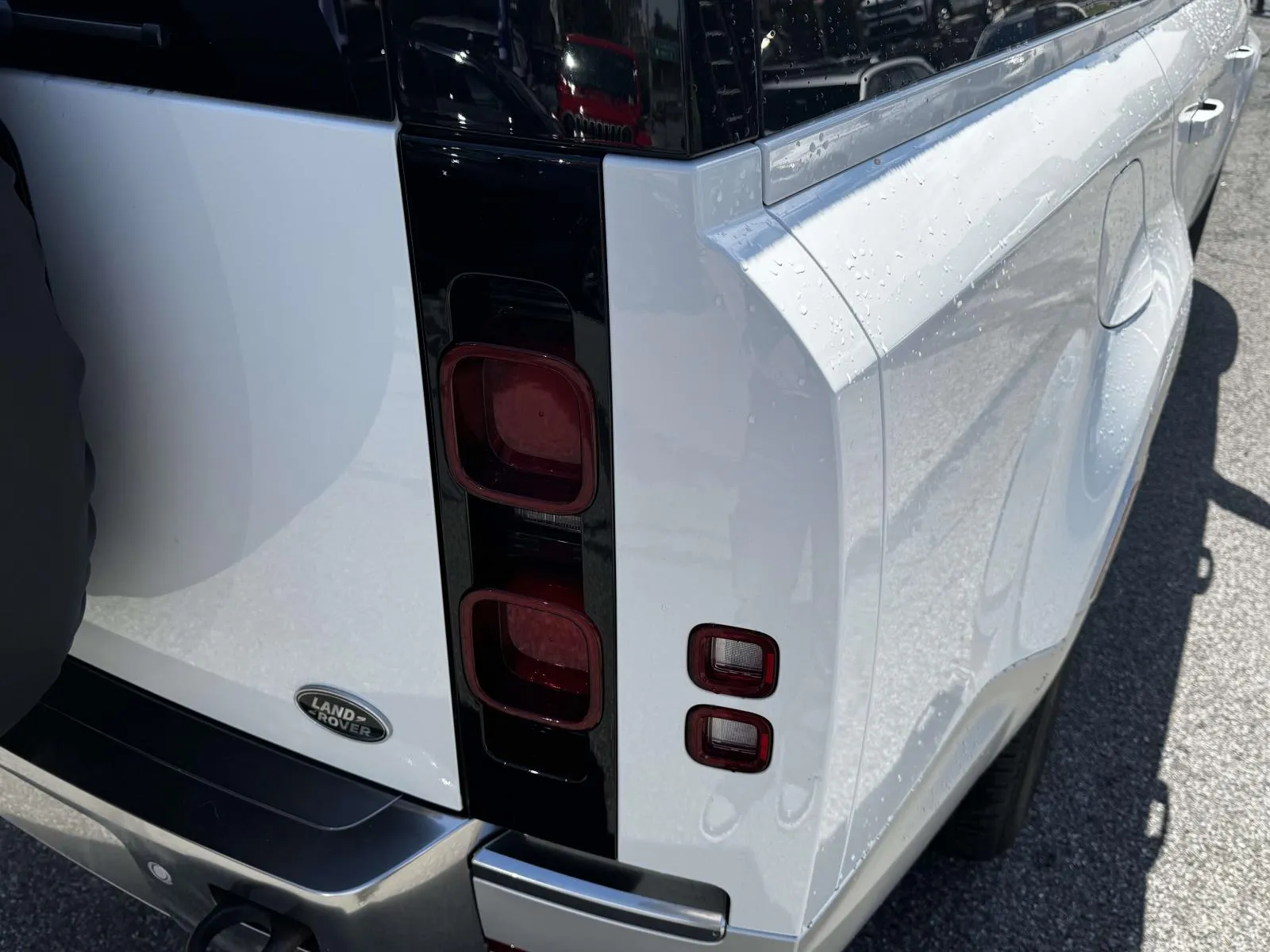 2023 Land Rover Defender S - Photo 11