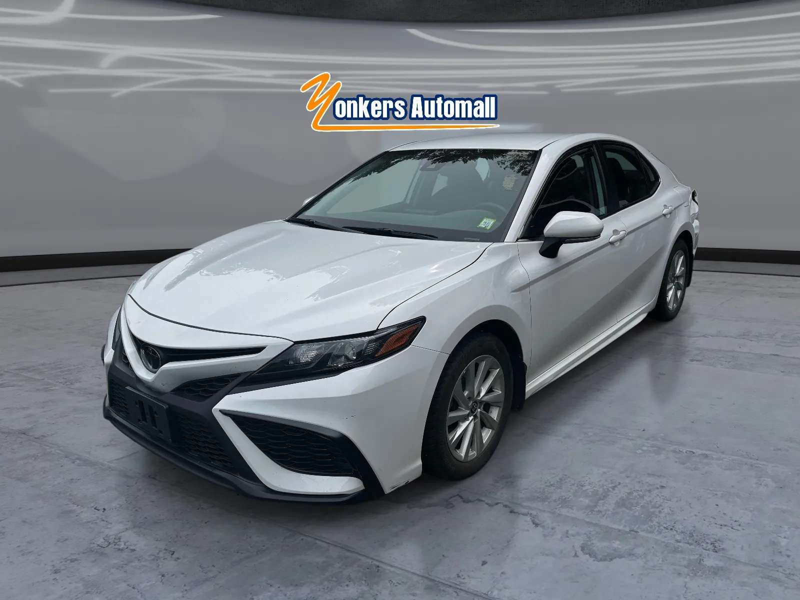 2023 Toyota Camry SE - Photo 3