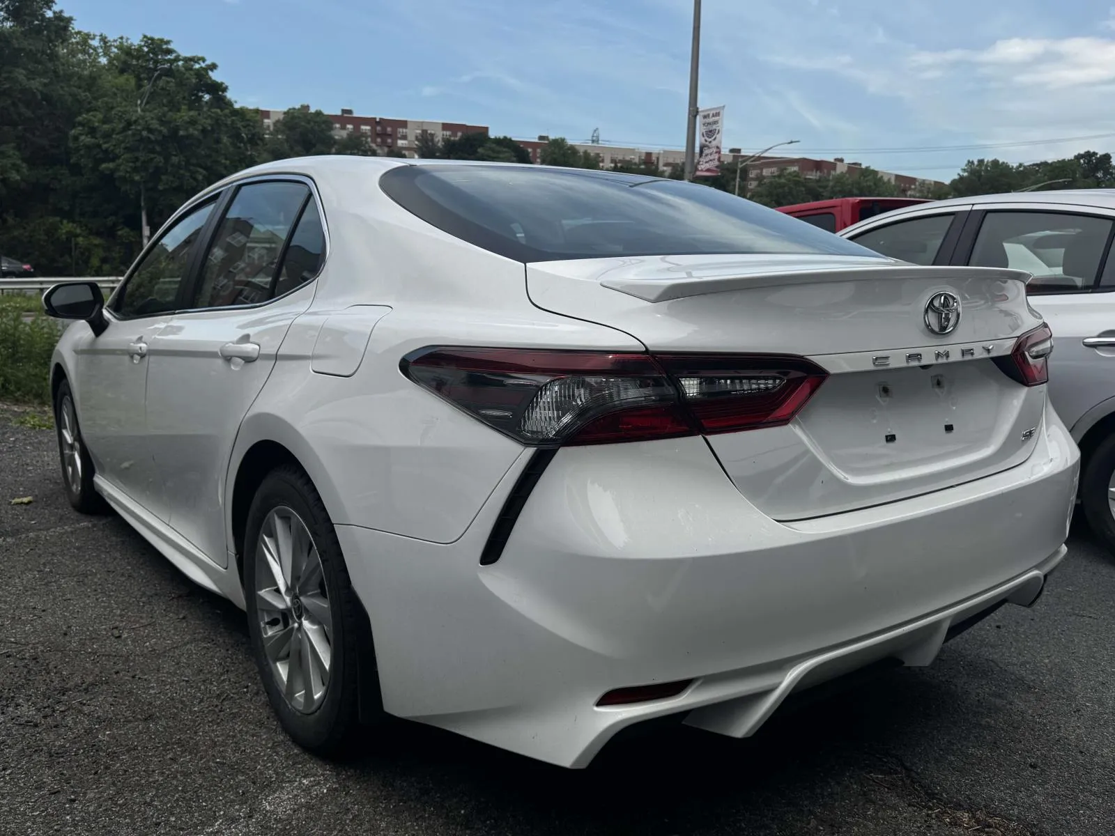 2023 Toyota Camry SE - Photo 8