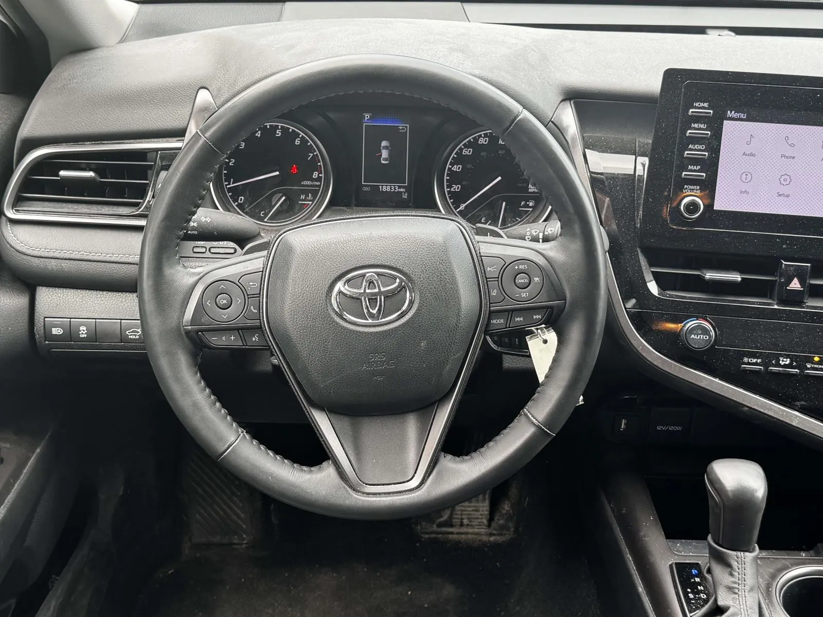 2023 Toyota Camry SE - Photo 10