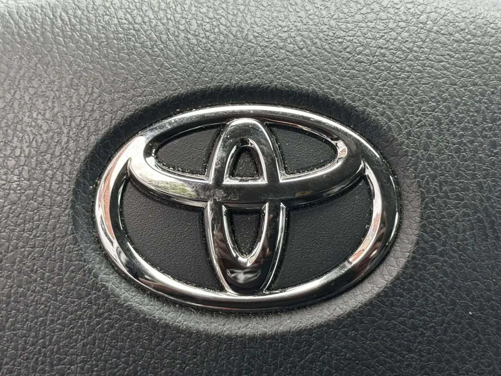 2023 Toyota Camry SE - Photo 13