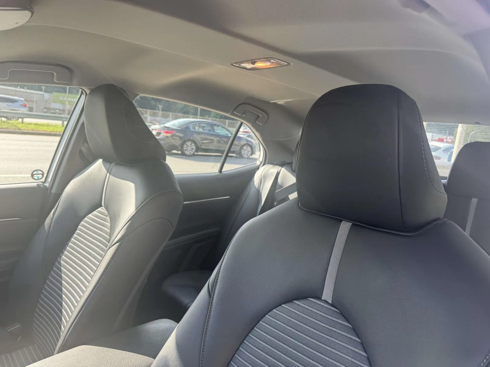 2023 Toyota Camry SE - Photo 18