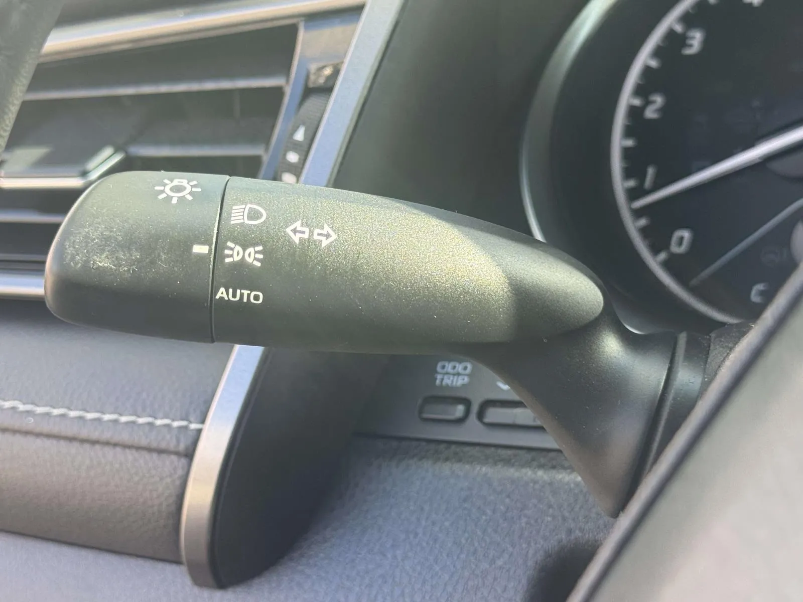 2023 Toyota Camry SE - Photo 22
