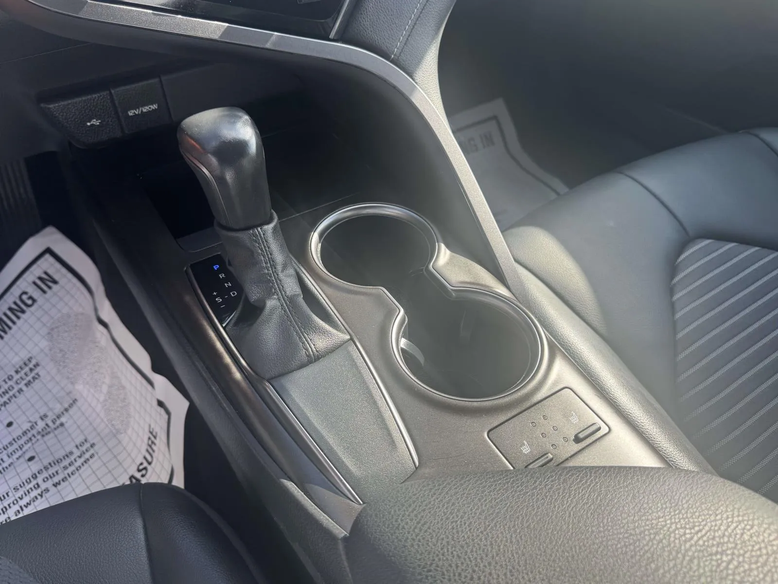 2023 Toyota Camry SE - Photo 28
