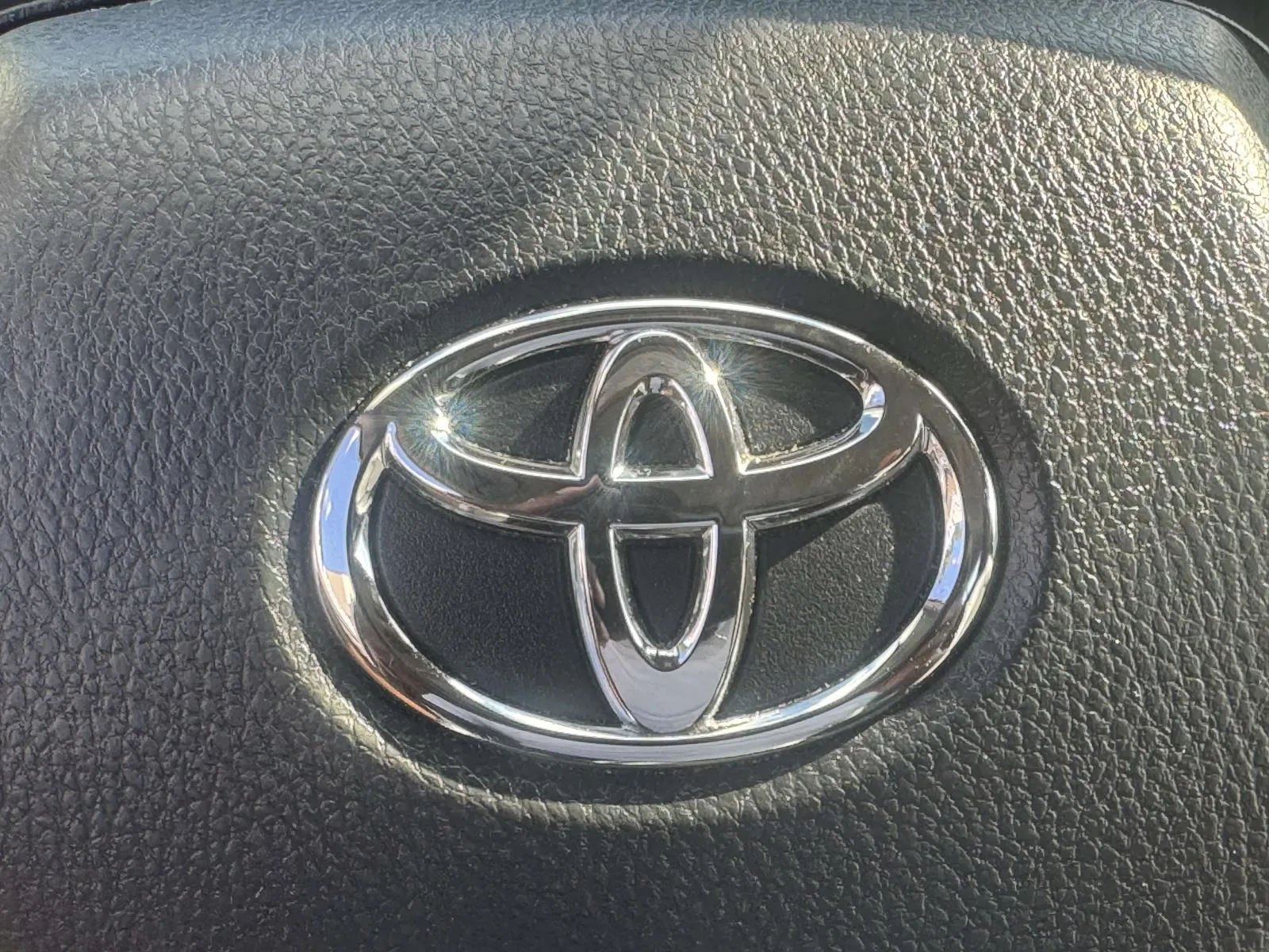 2023 Toyota Camry SE - Photo 32
