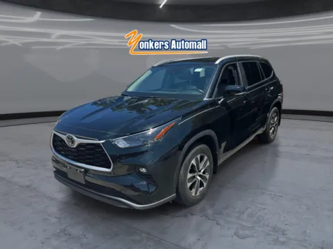 Another view of 2023 Toyota Highlander XLE for sale in Yonkers, NY at Yonkers Automall