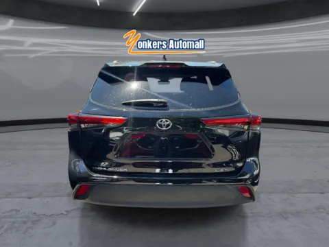 More photos of 2023 Toyota Highlander XLE at Yonkers Automall, NY
