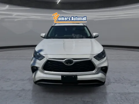 Photos of 2025 Toyota Highlander Hybrid XLE AWD (Natl) for sale in Yonkers, NY at Yonkers Automall