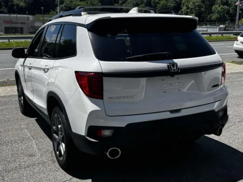 More photos of 2023 Honda Passport EX-L AWD at Yonkers Automall, NY