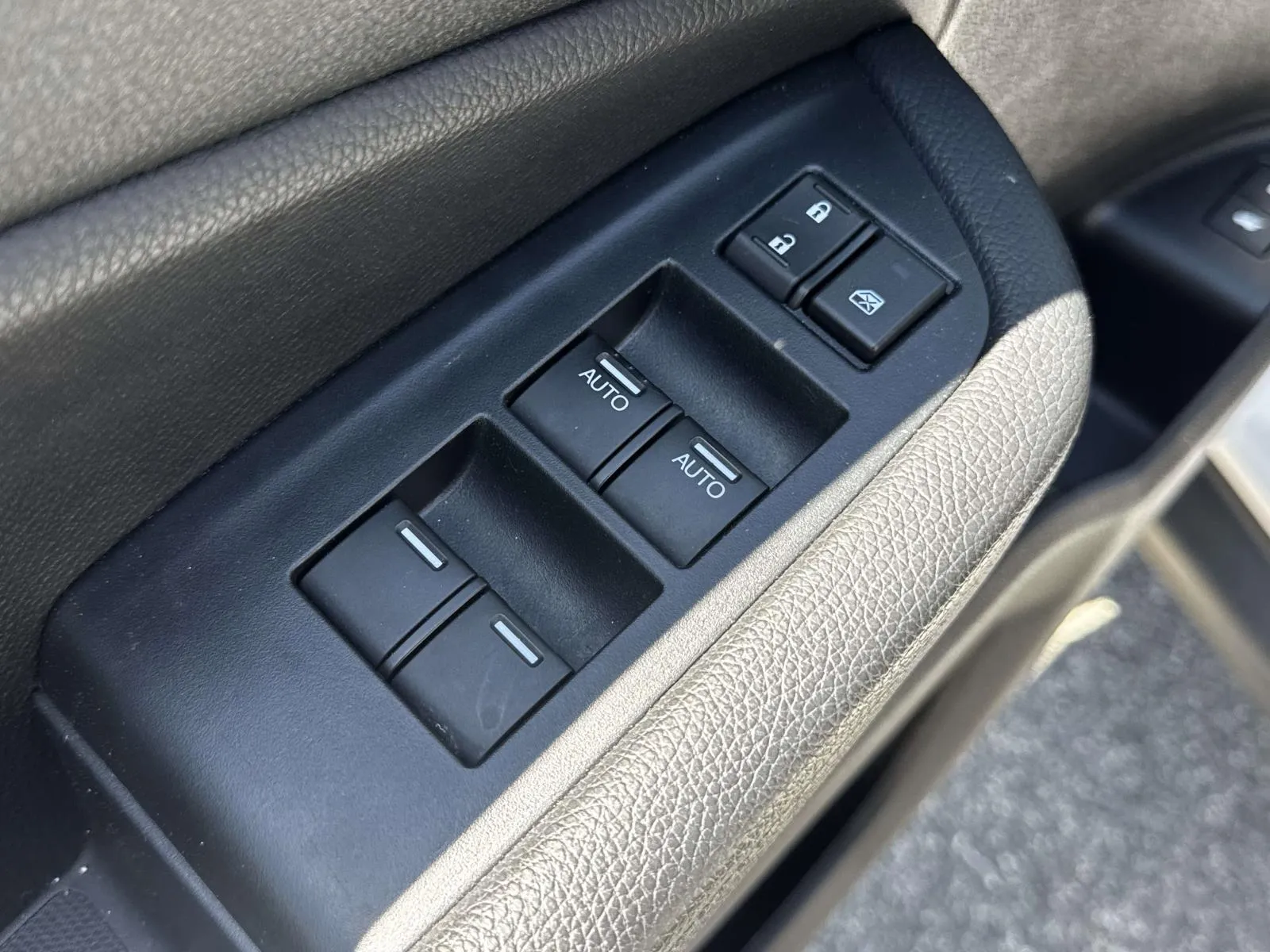 2023 Honda Passport EX-L - Photo 16