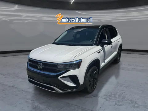 Another view of 2024 Volkswagen Taos 1.5T SE for sale in Yonkers, NY at Yonkers Automall