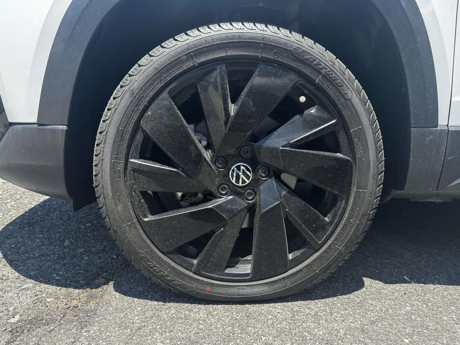 2024 Volkswagen Taos SE - Photo 8