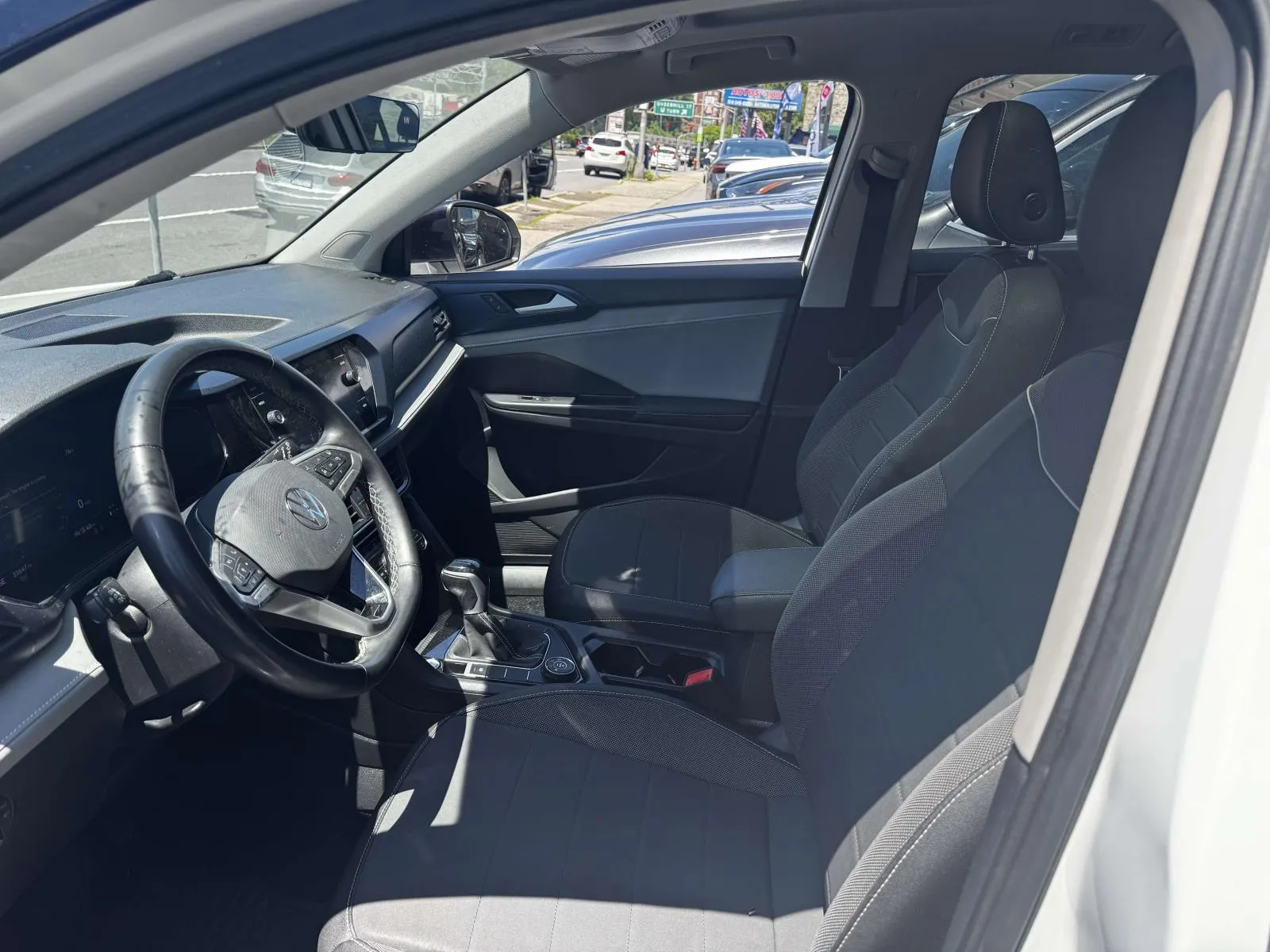 2024 Volkswagen Taos SE - Photo 16