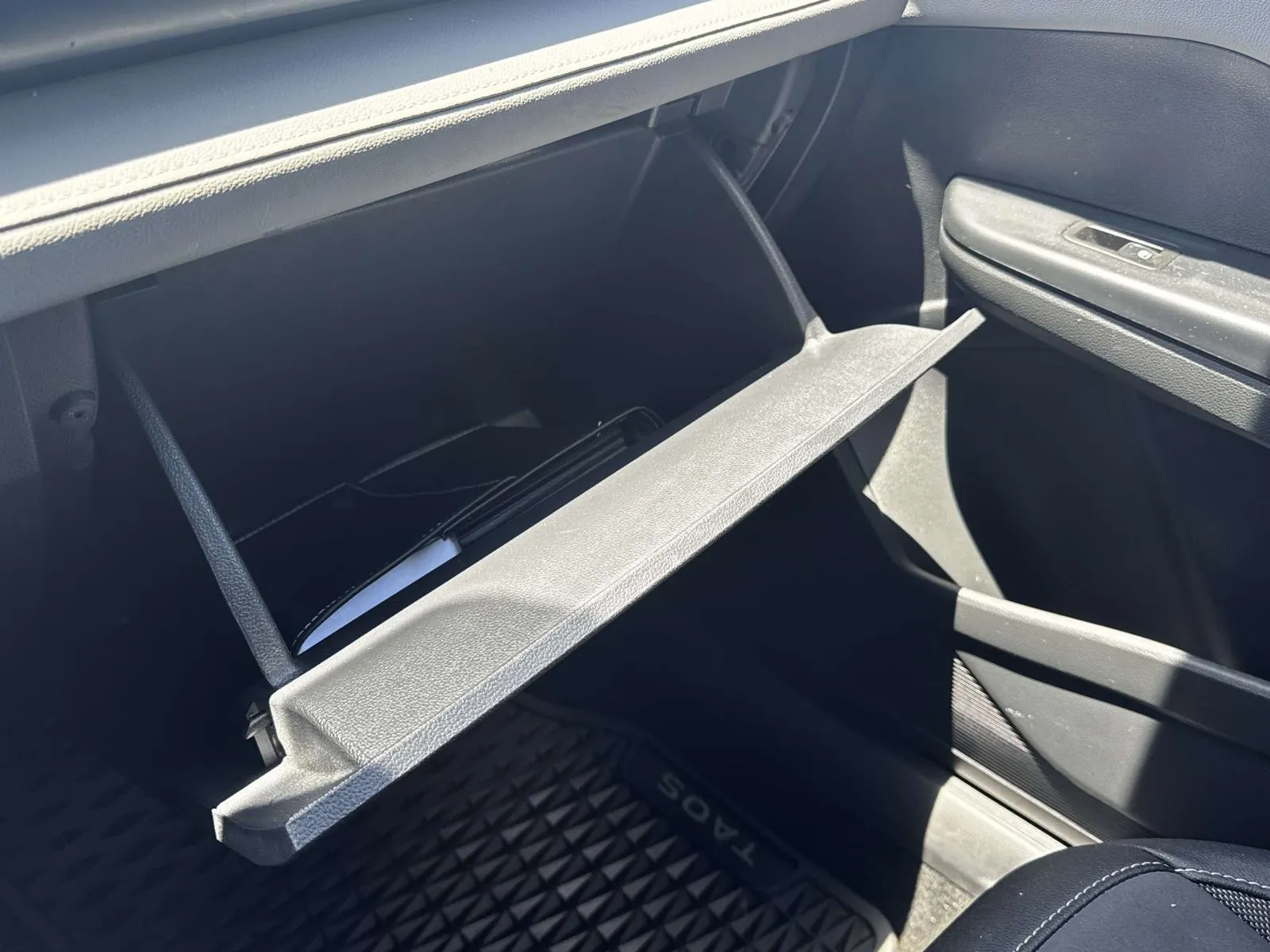 2024 Volkswagen Taos SE - Photo 28