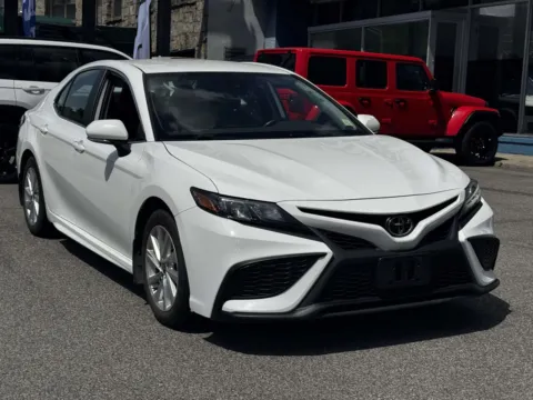 White 2023 Toyota Camry SE Auto (Natl) for sale in Yonkers, NY
