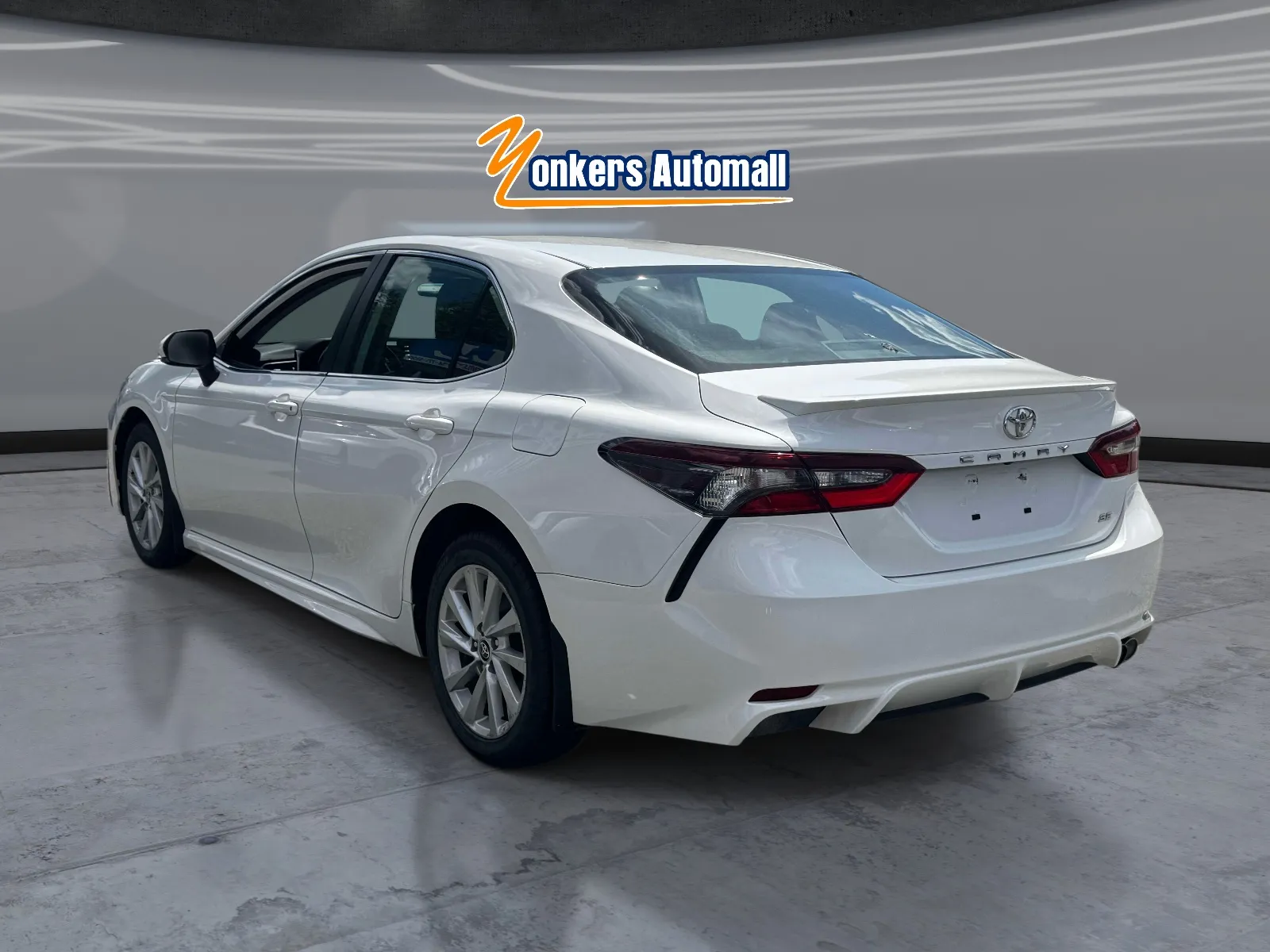 2023 Toyota Camry SE - Photo 4