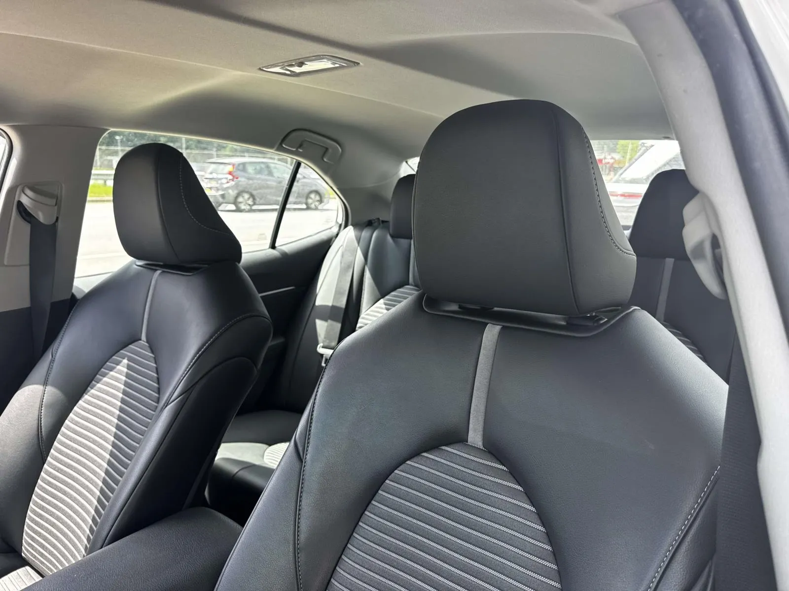 2023 Toyota Camry SE - Photo 16