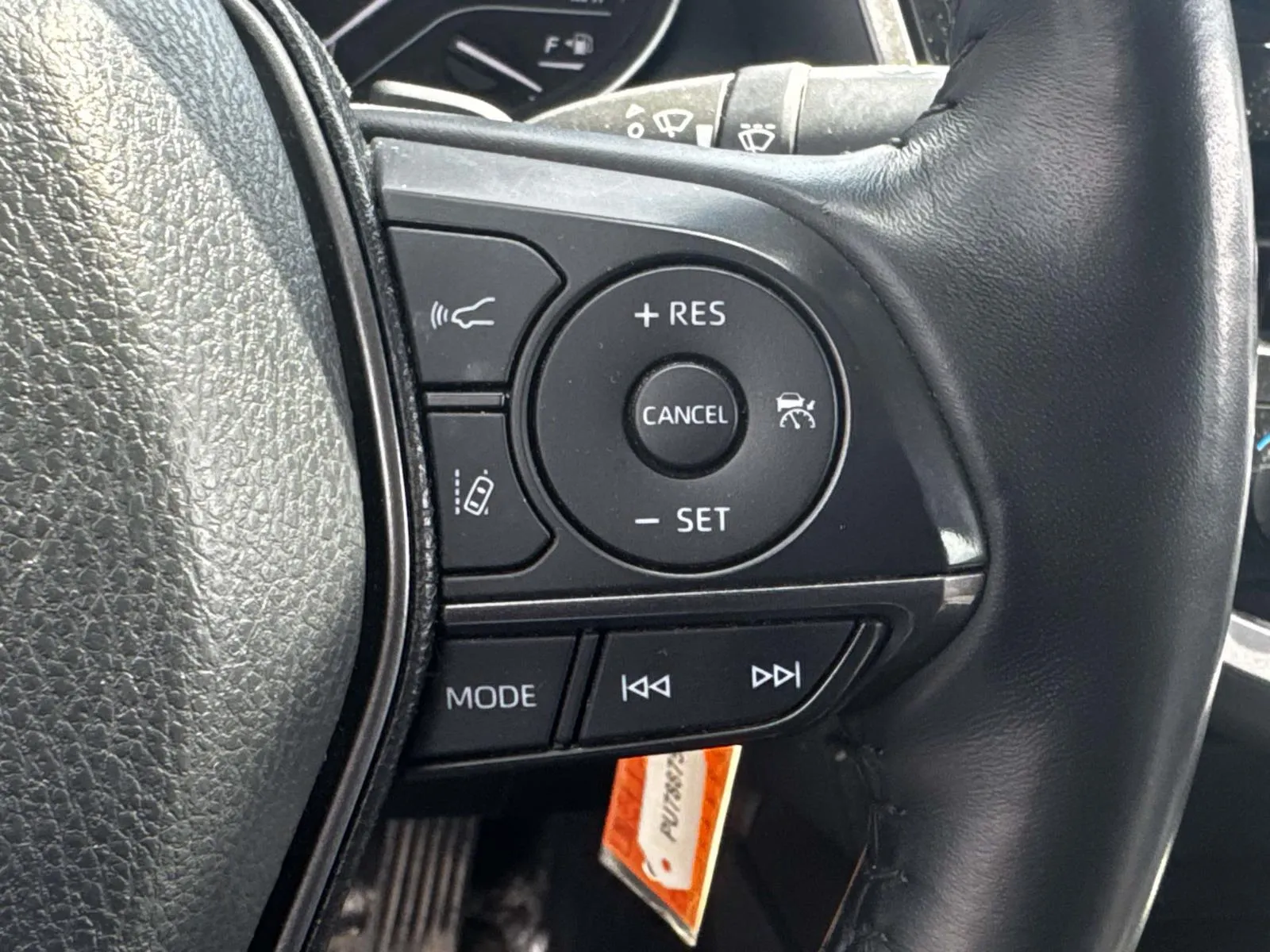 2023 Toyota Camry SE - Photo 18