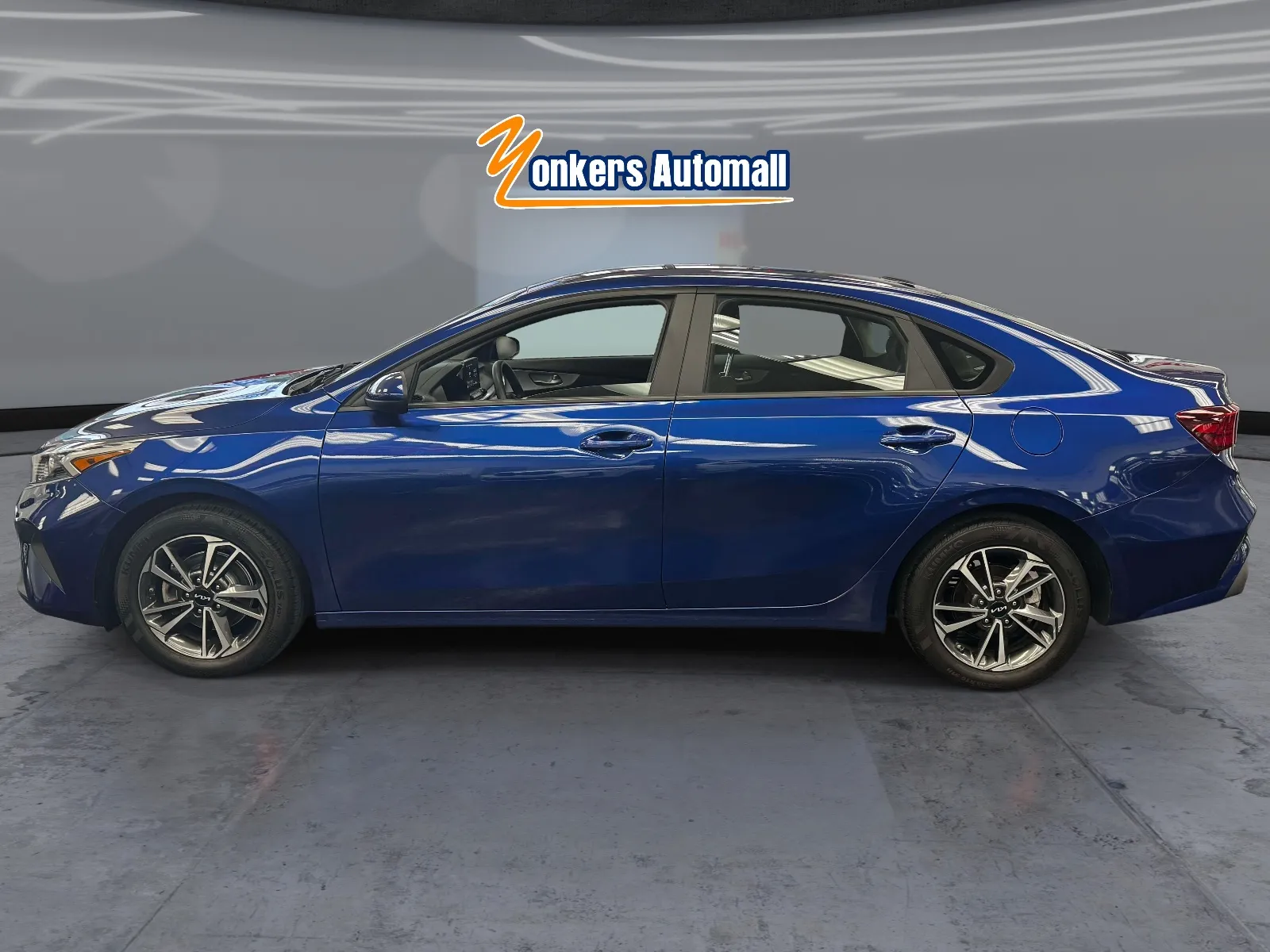 2023 Kia Forte LXS - Photo 7