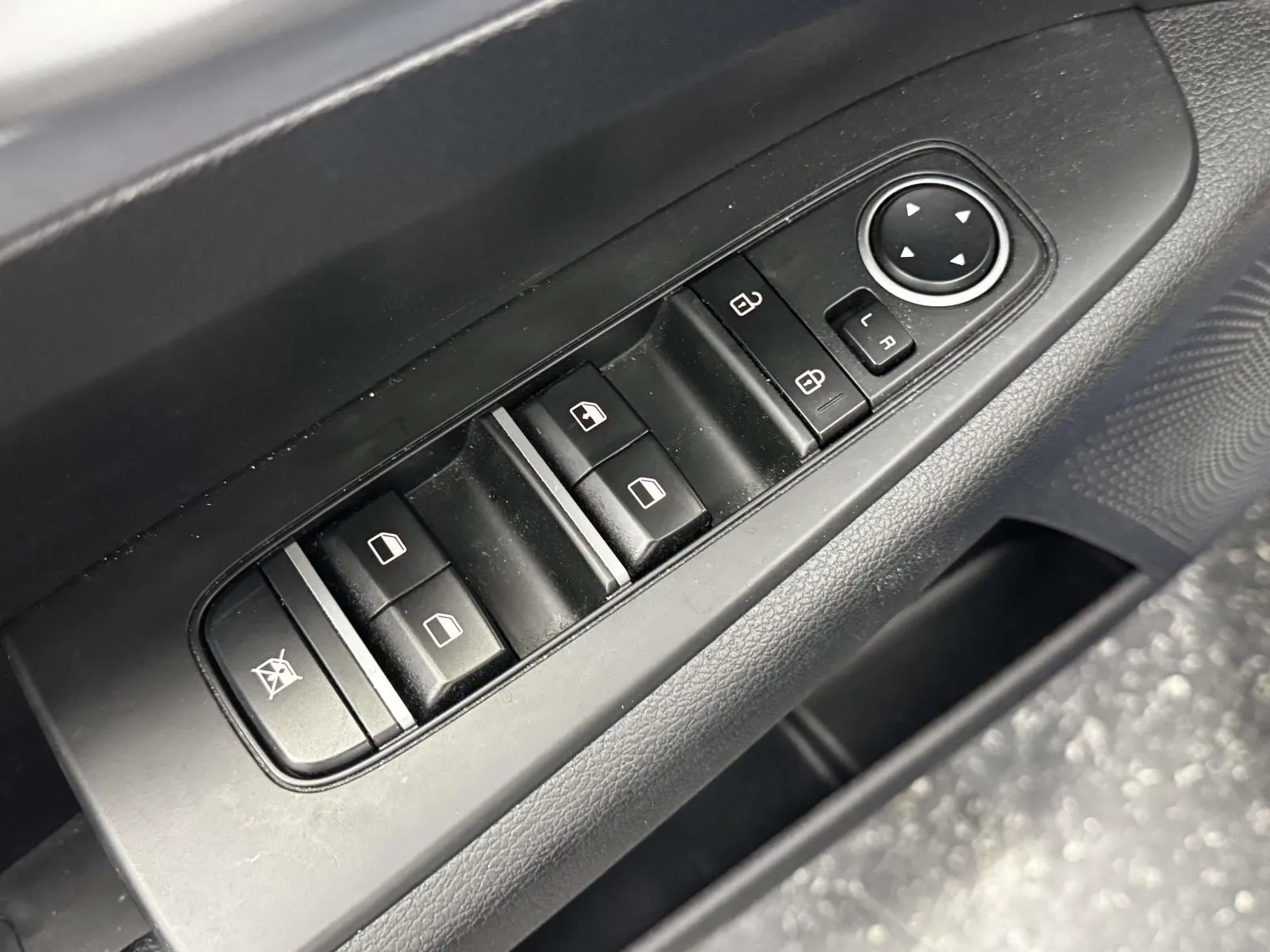 2023 Kia Forte LXS - Photo 16