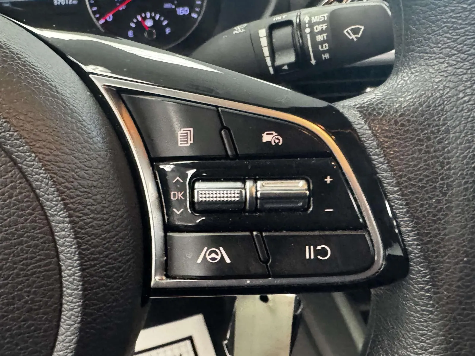 2023 Kia Forte LXS - Photo 20