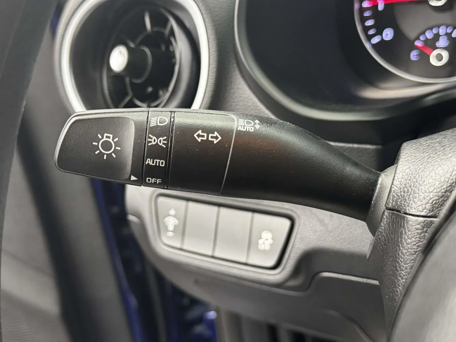 2023 Kia Forte LXS - Photo 21