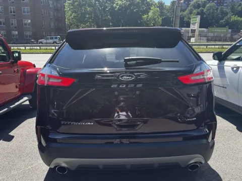 More photos of 2022 Ford Edge Titanium at Yonkers Automall, NY