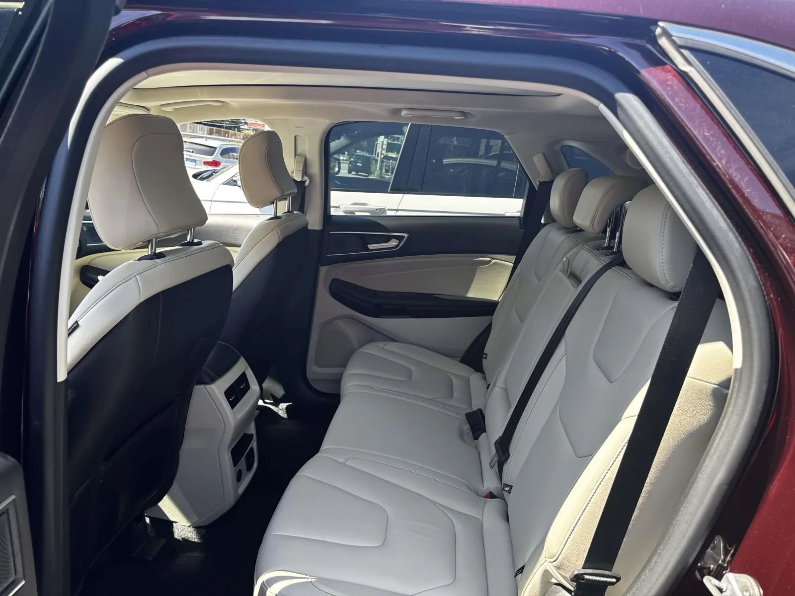 2022 Ford Edge Titanium - Photo 11