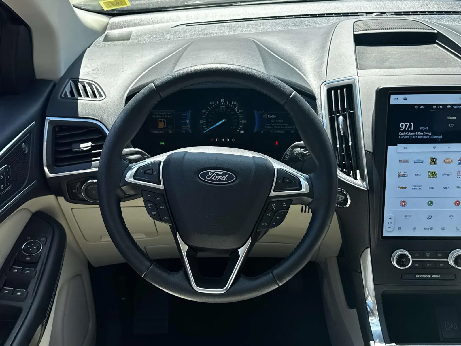2022 Ford Edge Titanium - Photo 13