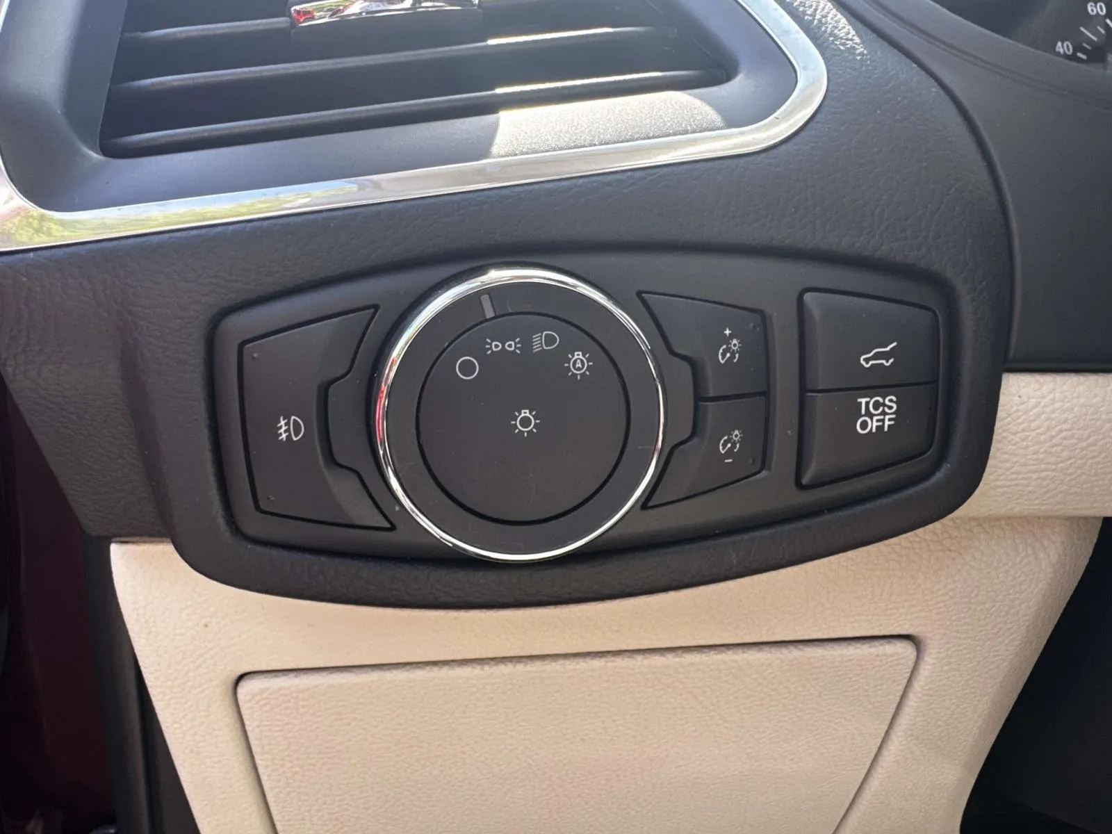 2022 Ford Edge Titanium - Photo 18