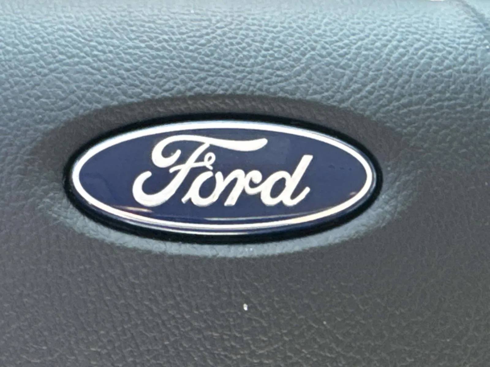 2022 Ford Edge Titanium - Photo 30