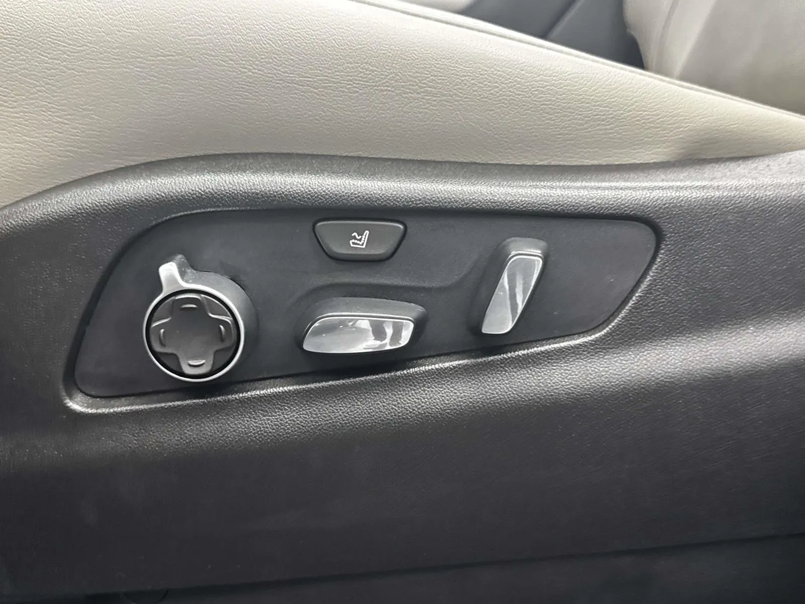 2019 Cadillac XT4 Premium Luxury - Photo 18