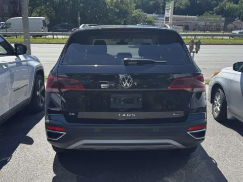 More photos of 2024 Volkswagen Taos SE 4MOTION at Yonkers Automall, NY