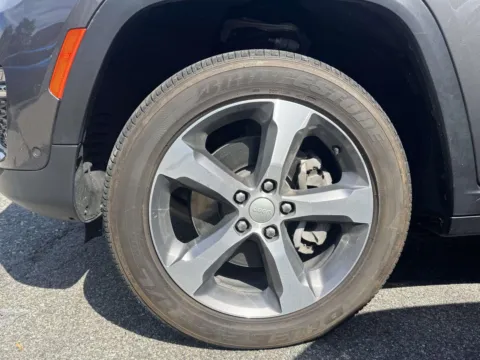 More photos of 2024 Jeep Grand Cherokee 4xe at Yonkers Automall, NY