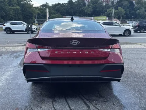 More photos of 2025 Hyundai Elantra SE at Yonkers Automall, NY